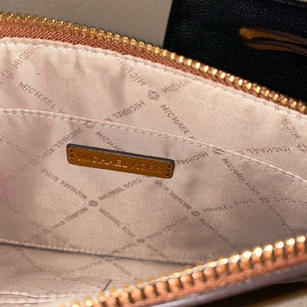 MICHAEL KORS Black & Brown/Tan Leathers Wristlets - Picture 3 of 7